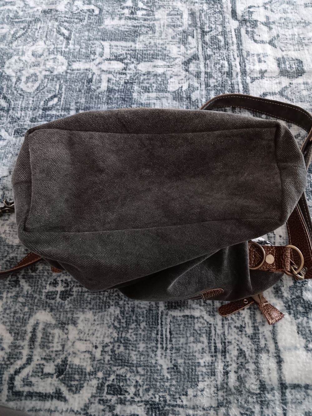 Myra Handbag Excellent Condtion Used. - Picture 9 of 11